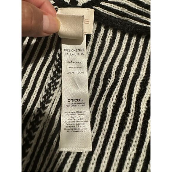 Chico’s OS cardigan sweater wrap black and white Aztec  southwestern print - Picture 3 of 7